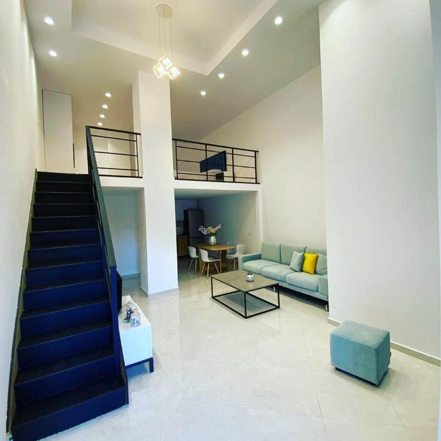 Apartament Me Qera Dublex Lungomare Vlorë Esterno foto