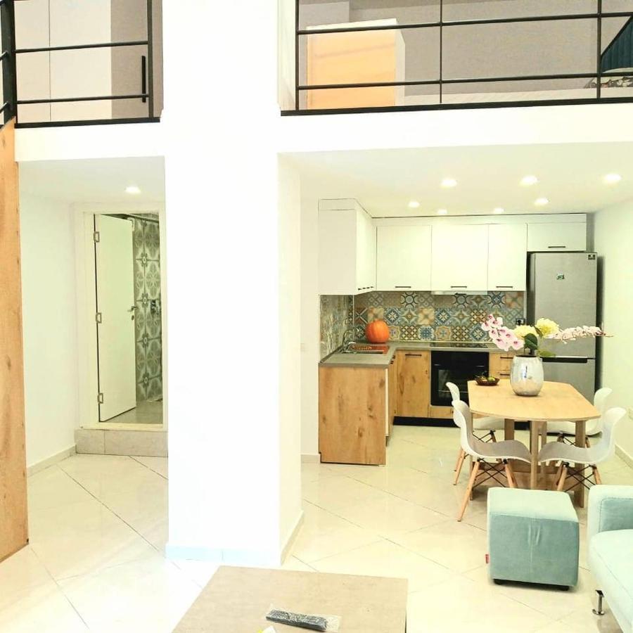 Apartament Me Qera Dublex Lungomare Vlorë Esterno foto