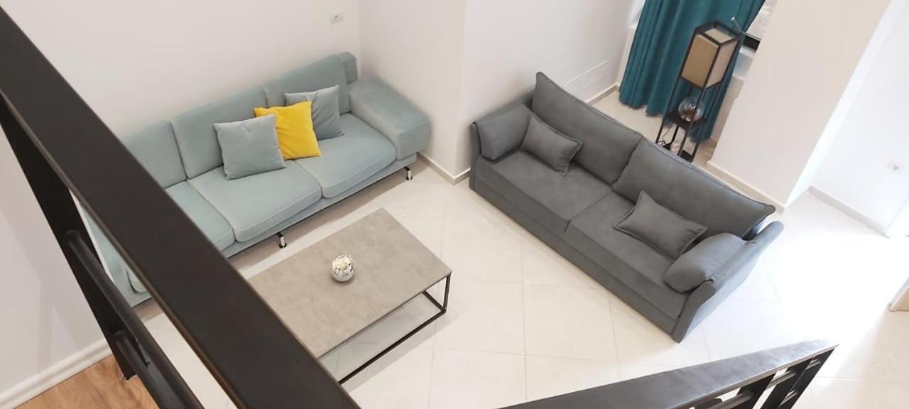 Apartament Me Qera Dublex Lungomare Vlorë Esterno foto