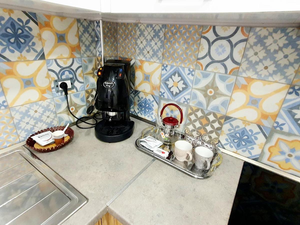 Apartament Me Qera Dublex Lungomare Vlorë Esterno foto